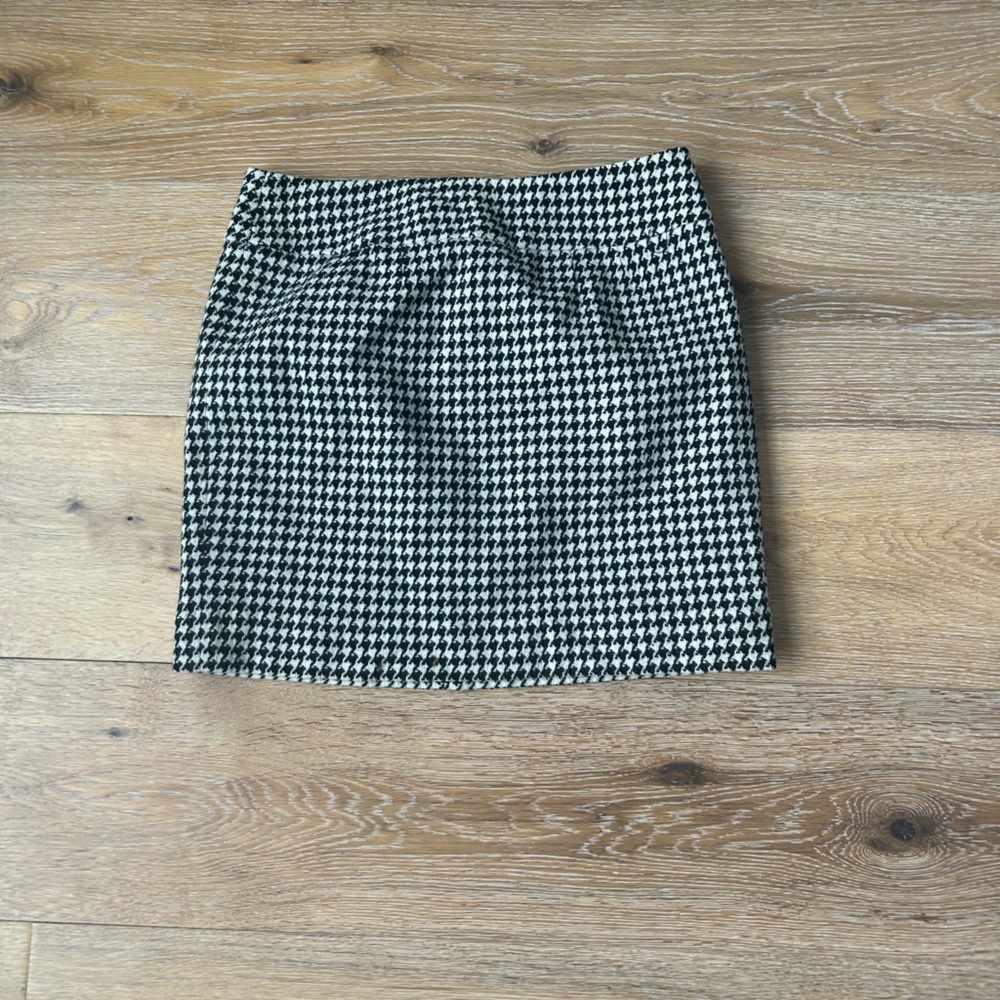 Banana Republic houndstooth mini skirt
